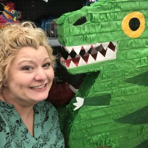 Meet your Posher, Lenora